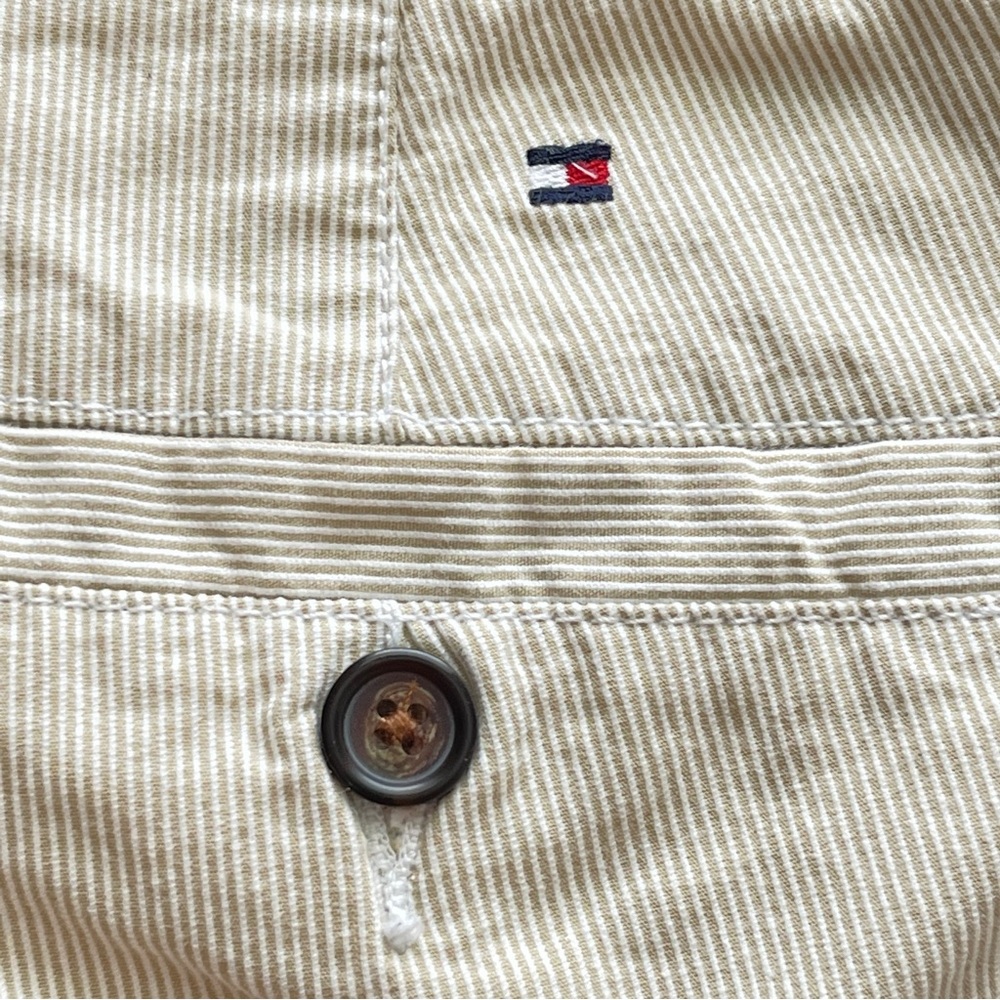Tommy Hilfiger Bermuda Women's Light Beige Pinstripe Chino Shorts Size 8 - Picture 4 of 8